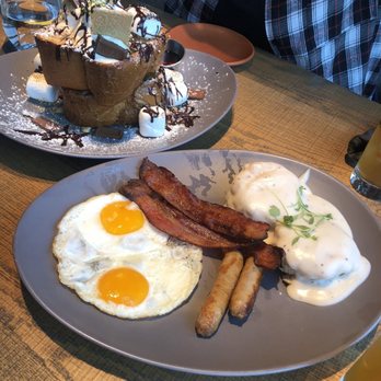 1Watson - Biscuits and gravy and s'mores French toast - Cocktail Bars Near Me - San Antonio, Texas