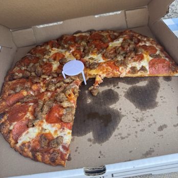 Straw Hat Pizza - Pizza Near Me - Bakersfield, California Straw Hat Pizza - Pizza Near Me - Bakersfield, California