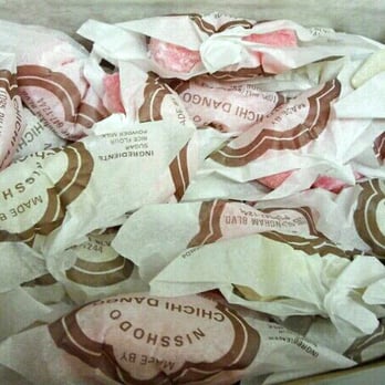 Nisshodo Candy Store - Chi Chi Dango (aka pink & white "milk dumplings, $4.75/lb): Sweet, soft & chewy! - Candy Stores Near Me - Honolulu, Hawaii