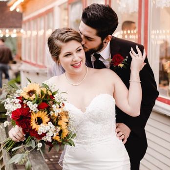 Simple Beauty Artistry - Small intimate wedding bride and groom - Makeup Artists Near Me - Houston, Texas Simple Beauty Artistry - Small intimate wedding bride and groom - Makeup Artists Near Me - Houston, Texas