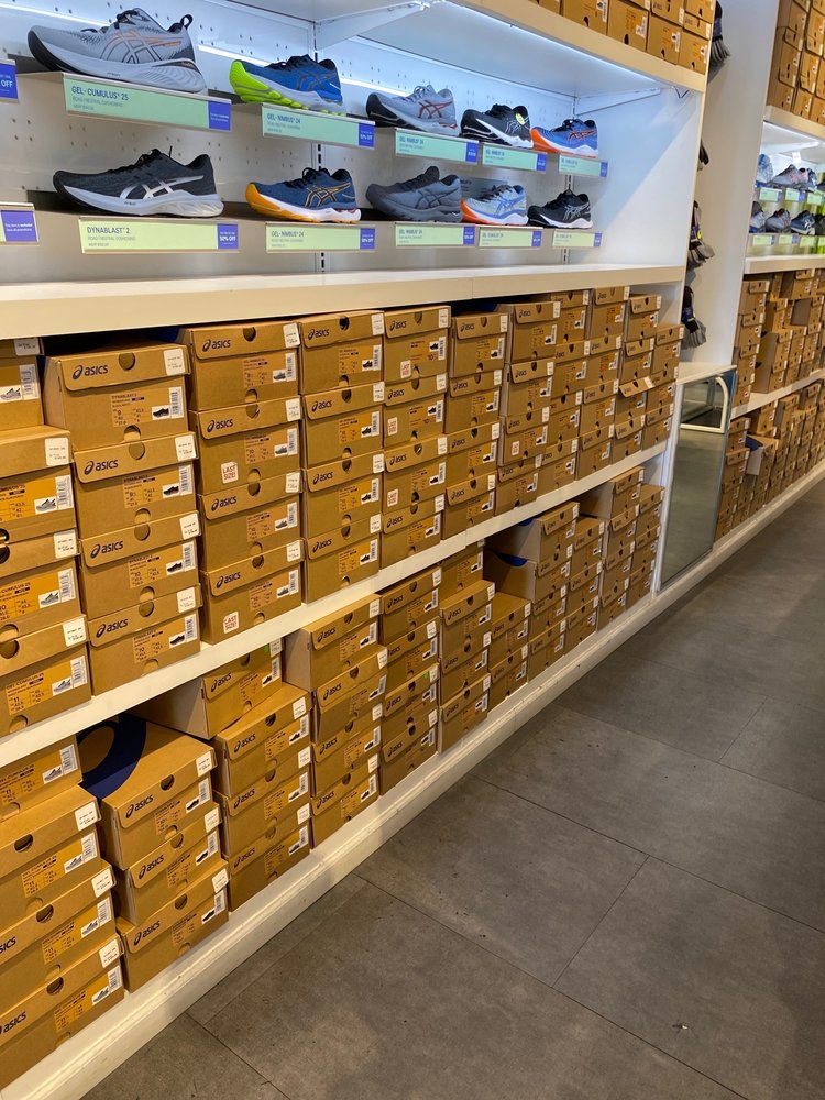 ASICS OUTLET Updated September 2024 12 Photos & 23 Reviews 690 E