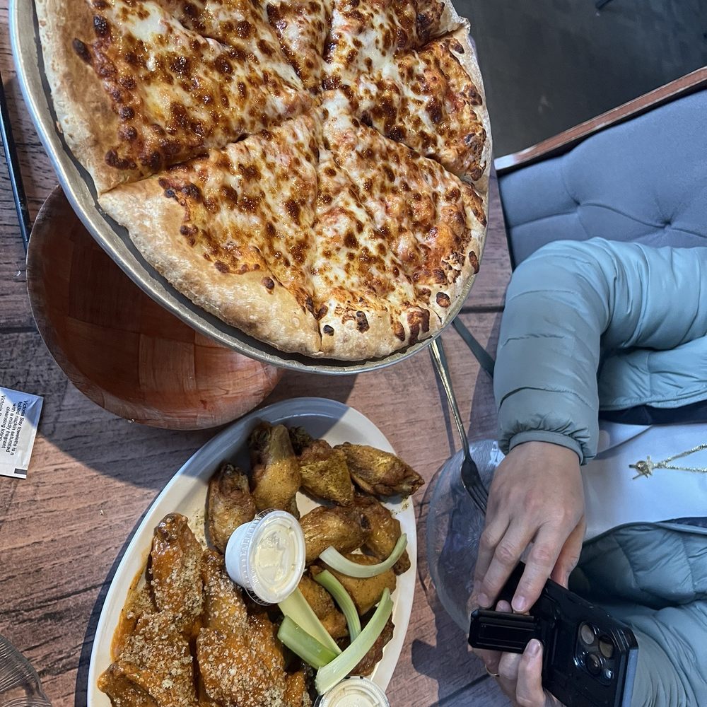 Anchor Bar - Chicken Wings Near Me - Niagara Falls, New York