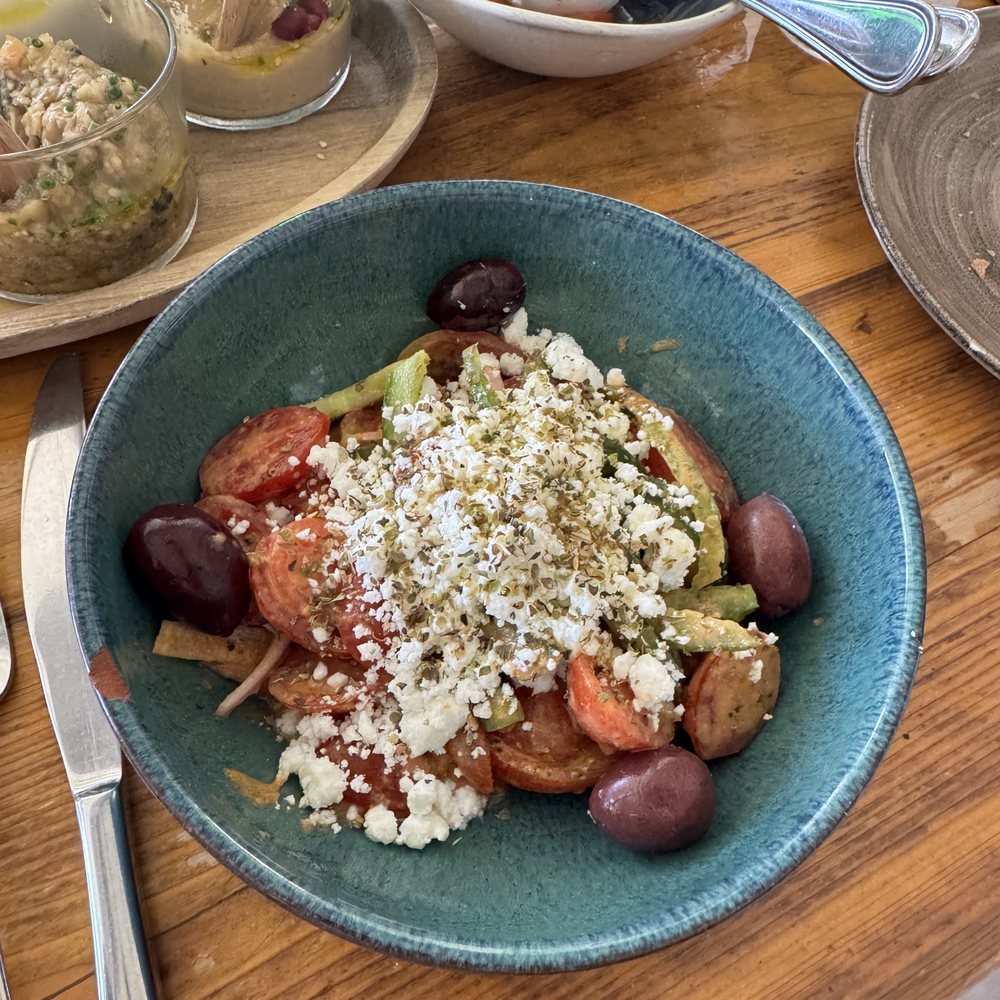 Restaurant Shellona Beach - Shellona Salad - Greek Near Me - Pismo Beach, California