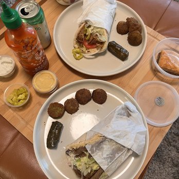 Greek Gyro Guy - Beef/lamp colossal gyro, chicken colossal gyro, dolmas, falafel, and baklava - Greek Near Me - Vancouver, Washington Greek Gyro Guy - Beef/lamp colossal gyro, chicken colossal gyro, dolmas, falafel, and baklava - Greek Near Me - Vancouver, Washington