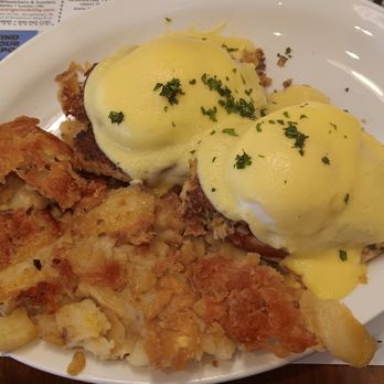 Brickerville House Family Restaurant - Eggs Benedict with Crab Cakes - American Near Me - Lititz, Pennsylvania