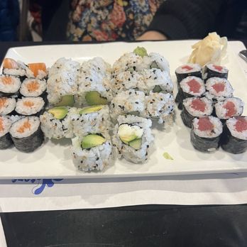 Waterfront Seafood Market - Yellowtail, king crab/avocado, tuna maki - Seafood Near Me - West Des Moines, Iowa Waterfront Seafood Market - Yellowtail, king crab/avocado, tuna maki - Seafood Near Me - West Des Moines, Iowa