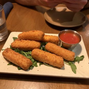 The Library Alehouse - Mozzarella Sticks - New American Near Me - Santa Monica, California