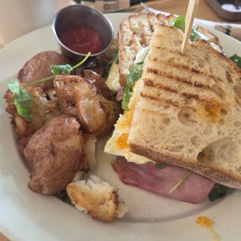 Madi - The GOAT - Breakfast & Brunch Near Me - San Diego, California Madi - The GOAT - Breakfast & Brunch Near Me - San Diego, California