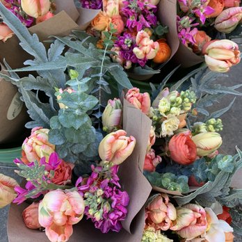 B-Side Farm - Spring bouquets! - Nurseries & Gardening Near Me - Warren, Oregon