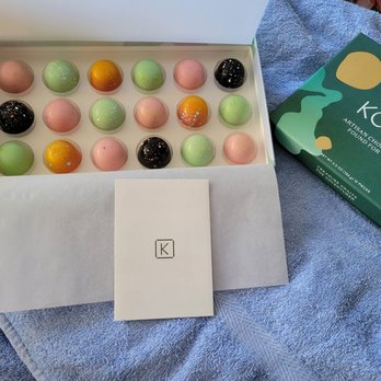 KOHO Chocolates - Assorted tropical Chocolates: mango, lilikoi, guava, salted caramels... - Chocolatiers & Shops Near Me - Honolulu, Hawaii