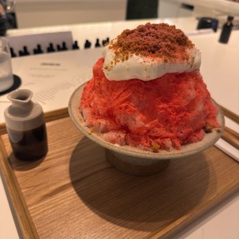 Asato's Waikiki - Strawberry lilikoi--I'm drooling again - Ice Cream & Frozen Yogurt Near Me - Honolulu, Hawaii