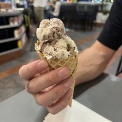 Le Stella Cafe - Stracciatelle chocolate chip gelato $3.49 (1 scoop)