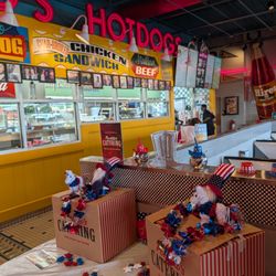 Portillo's Streamwood - Inside
