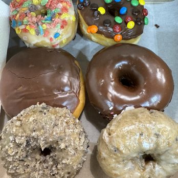 Sweet Retreat Donuts - Deliciousness - Donuts Near Me - Long Beach, California Sweet Retreat Donuts - Deliciousness - Donuts Near Me - Long Beach, California