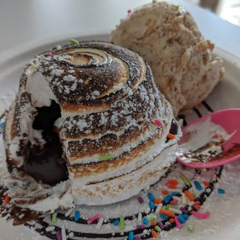 Winter Flea + Smorgasburg - Bona Bona Ice Cream: S'Mores Lava Cake - Flea Markets Near Me - Brooklyn, New York Winter Flea + Smorgasburg - Bona Bona Ice Cream: S'Mores Lava Cake - Flea Markets Near Me - Brooklyn, New York