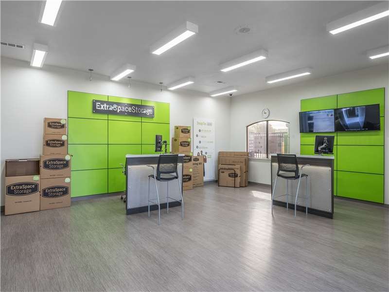 EXTRA SPACE STORAGE Updated September 2024 17 Photos 2504 N Loop