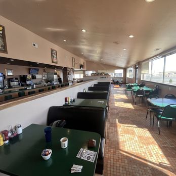 Roadrunner Restaurant and Lounge - Dining area - American Near Me - Pasco, Washington Roadrunner Restaurant and Lounge - Dining area - American Near Me - Pasco, Washington