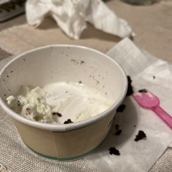 Moo Moo Mia - Trust me it was bussn. Double scoop Mint n chip. - Ice Cream & Frozen Yogurt Near Me - Monrovia, California