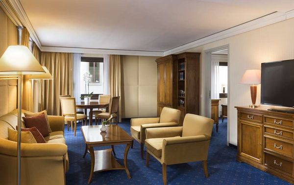 Hilton Dresden by null