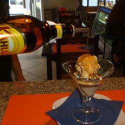 El Burrito Tertuliano - Helado de vainilla con Kahlúa.