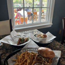 Leon's at Lake Ella