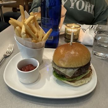 Catria Cucina and Bar - Cheddar Burger Dinner - Italian Near Me - New York, New York Catria Cucina and Bar - Cheddar Burger Dinner - Italian Near Me - New York, New York