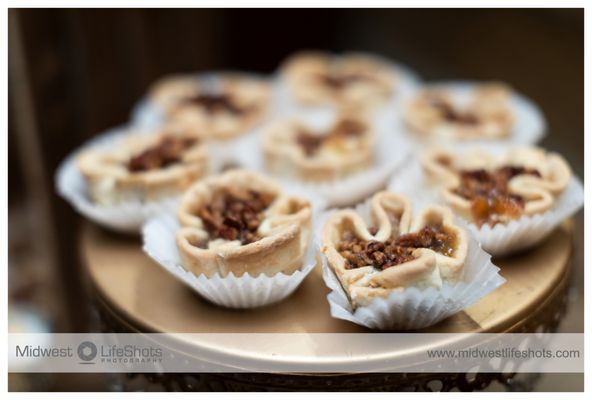 Sara's Bakery - featuring Tipsy Pies by null