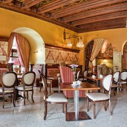 The Bonerowski Palace - Café