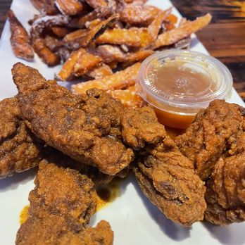 Kocky's Bar and Grill - Nashville Hot Chicken Plate - Chicken Wings Near Me - Fresno, California Kocky's Bar and Grill - Nashville Hot Chicken Plate - Chicken Wings Near Me - Fresno, California