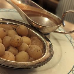 Nyhavns Færgekro - Potatoes and Gravy to compliment traditional Danish meatballs