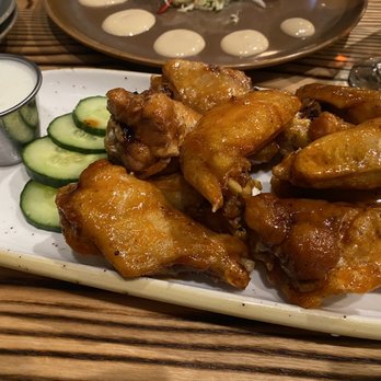 Charred - Honey siracha crispy chicken wings - Pizza Near Me - Midlothian, Virginia Charred - Honey siracha crispy chicken wings - Pizza Near Me - Midlothian, Virginia