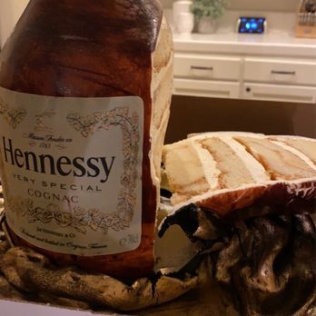 Spirit Made Cakes  - Hennessy cake - Custom Cakes Near Me - Clovis , California