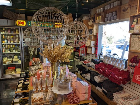 Luigi's Restaurant and Delicatessen by null