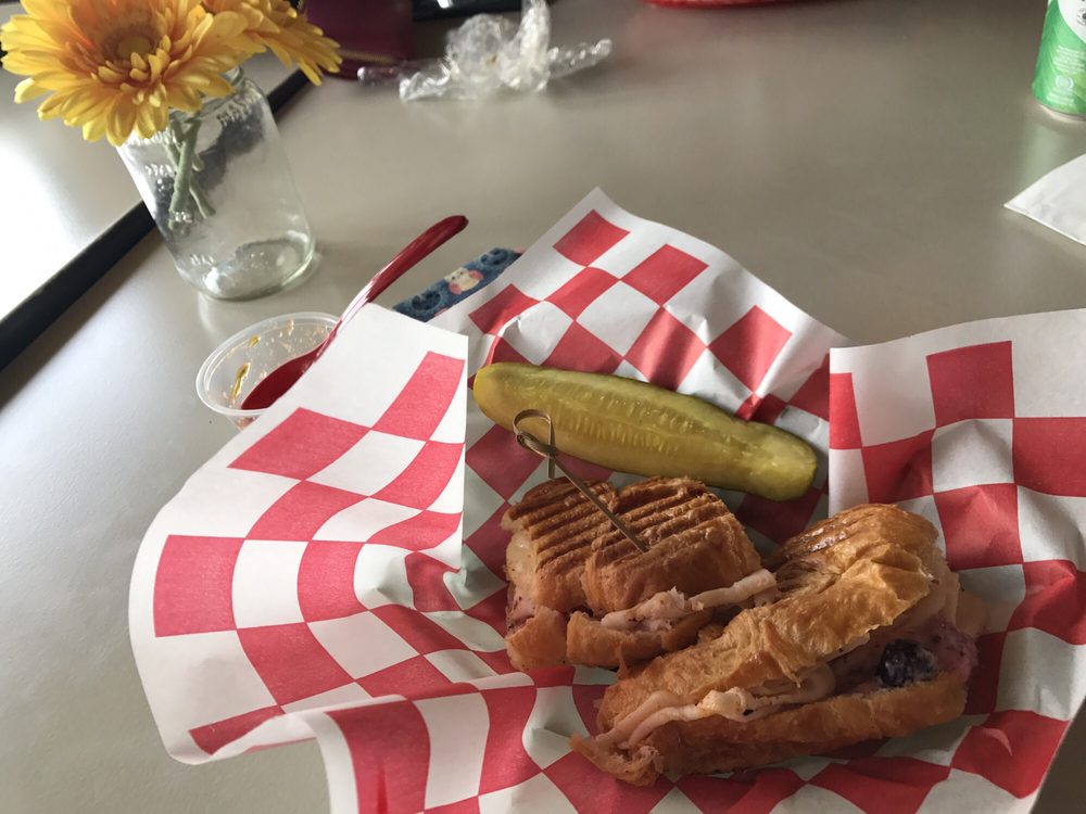 RACE FARM CAFÉ AND CREAMERY CLOSED 10 Reviews 155 NJ94