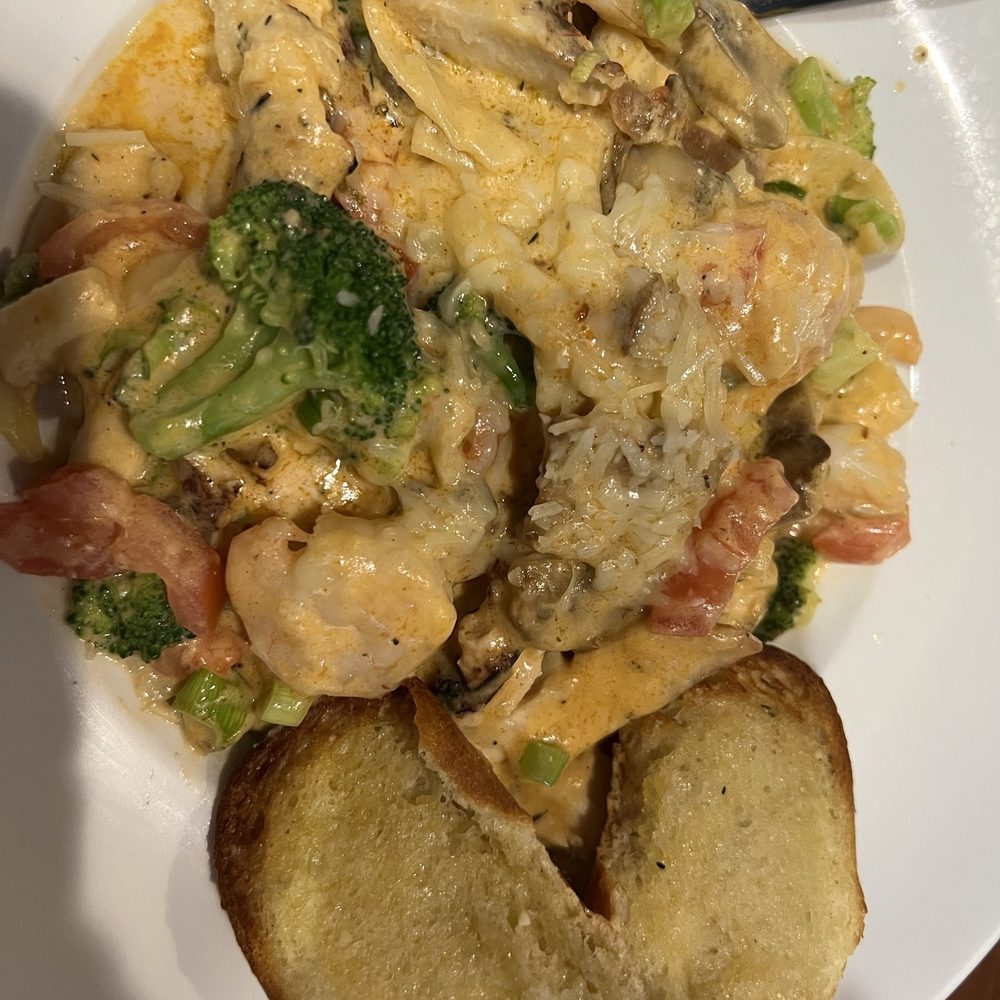 Miller's Ale House - PASTA ORLEANS (since "Orleans" was in the name I expect more Cajun flavor but it was more garlicky bland) - Sports Bars Near Me - Ocala, Florida