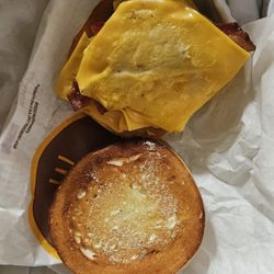 McDonald's - I showed both sides of the sandwich proving there isnt sauce.