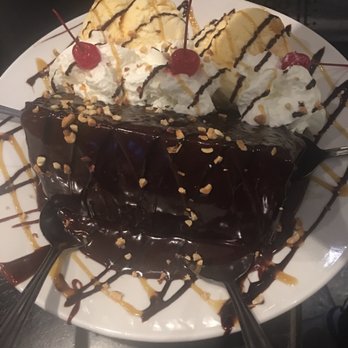 Cheddar's Scratch Kitchen - Yes, this dessert is baked fresh and it is delicious - Comfort Food Near Me - Clarksville, Tennessee Cheddar's Scratch Kitchen - Yes, this dessert is baked fresh and it is delicious - Comfort Food Near Me - Clarksville, Tennessee