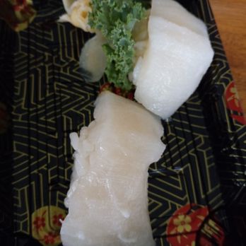 Picnic Sushi - We ordered scallop sushi and this was what we get. Anyone who had scallop sushi knows this is not scallop. - Korean Near Me - Fort Lee, New Jersey Picnic Sushi - We ordered scallop sushi and this was what we get. Anyone who had scallop sushi knows this is not scallop. - Korean Near Me - Fort Lee, New Jersey
