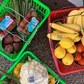 Avenel Flea Market - Fresh produce - Flea Markets Near Me - Avenel, New Jersey