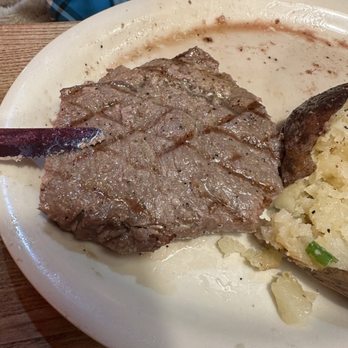 Logan's Roadhouse - Disgusting steak - Steakhouses Near Me - Florence, Alabama