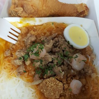 Jollibee - Pancit Palabox with one piece chicken = yummy = kanak attack - Fast Food Near Me - Honolulu, Hawaii