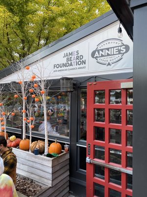 Annie's Paramount Steak House by null