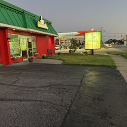 Giuliano's Italian kitchen - Outside
