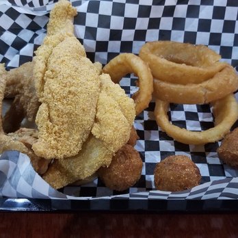 The Rolling Rooster - Fish plus chicken wings plus sides - Chicken Wings Near Me - Austin, Texas