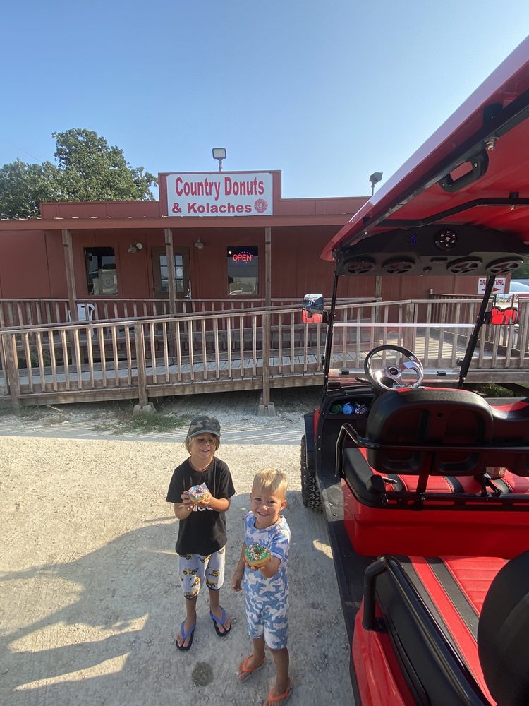 Country Donuts & Kolaches Logo