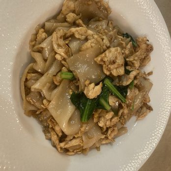 Sawatdee Thai Restaurant - Pad-Si-Ew Noodle - Thai Near Me - Arlington, Virginia