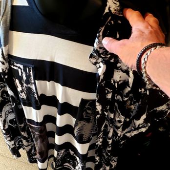 Hot Topic - Women's Clothing Near Me - Pembroke Pines, Florida