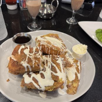 North Street Grille - Cinnamon roll French toast - Breakfast & Brunch Near Me - Boston, Massachusetts North Street Grille - Cinnamon roll French toast - Breakfast & Brunch Near Me - Boston, Massachusetts
