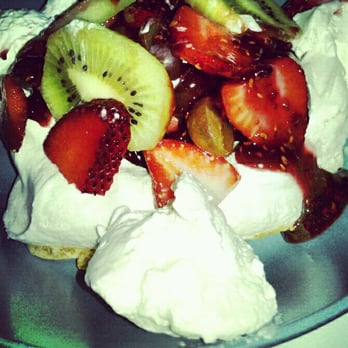 Cornish Pasty - Strawberry Pavlova for 5 bucks. = awesome!!! - British Near Me - Mesa, Arizona