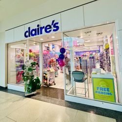 Claire's Etc - Entrance to store